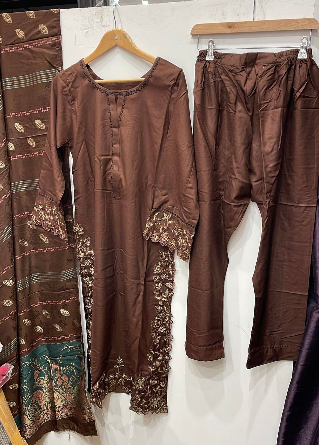 DL06- BROWN DHANAK LINEN EMBROIDERED SUIT