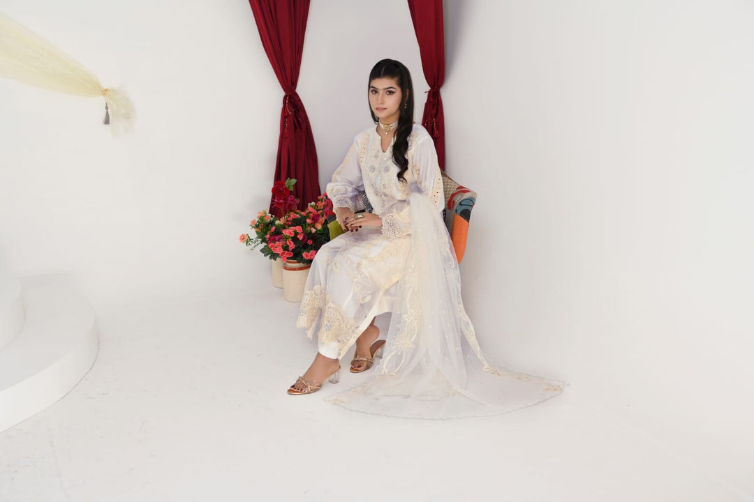 1147B - Embroidered Linen 3 Piece suit
