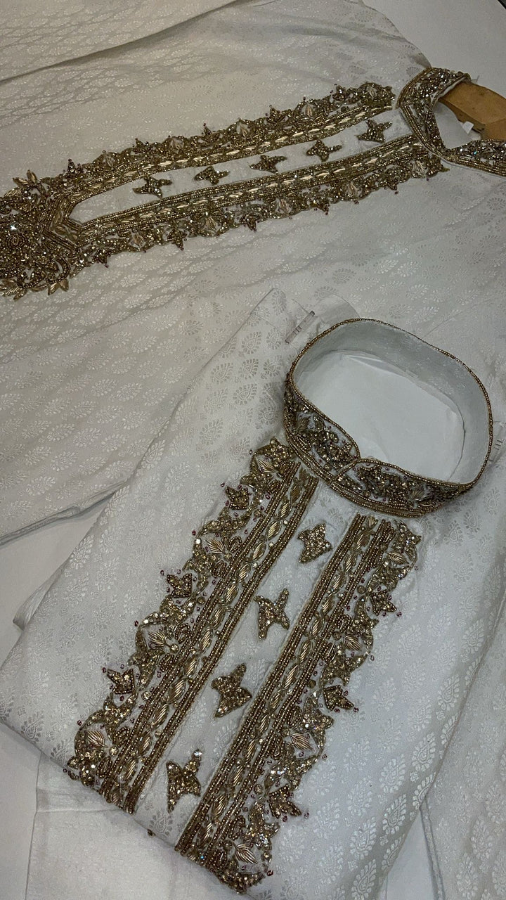 CM343 - MEN’S WHITE HAND EMBROIDERED SET