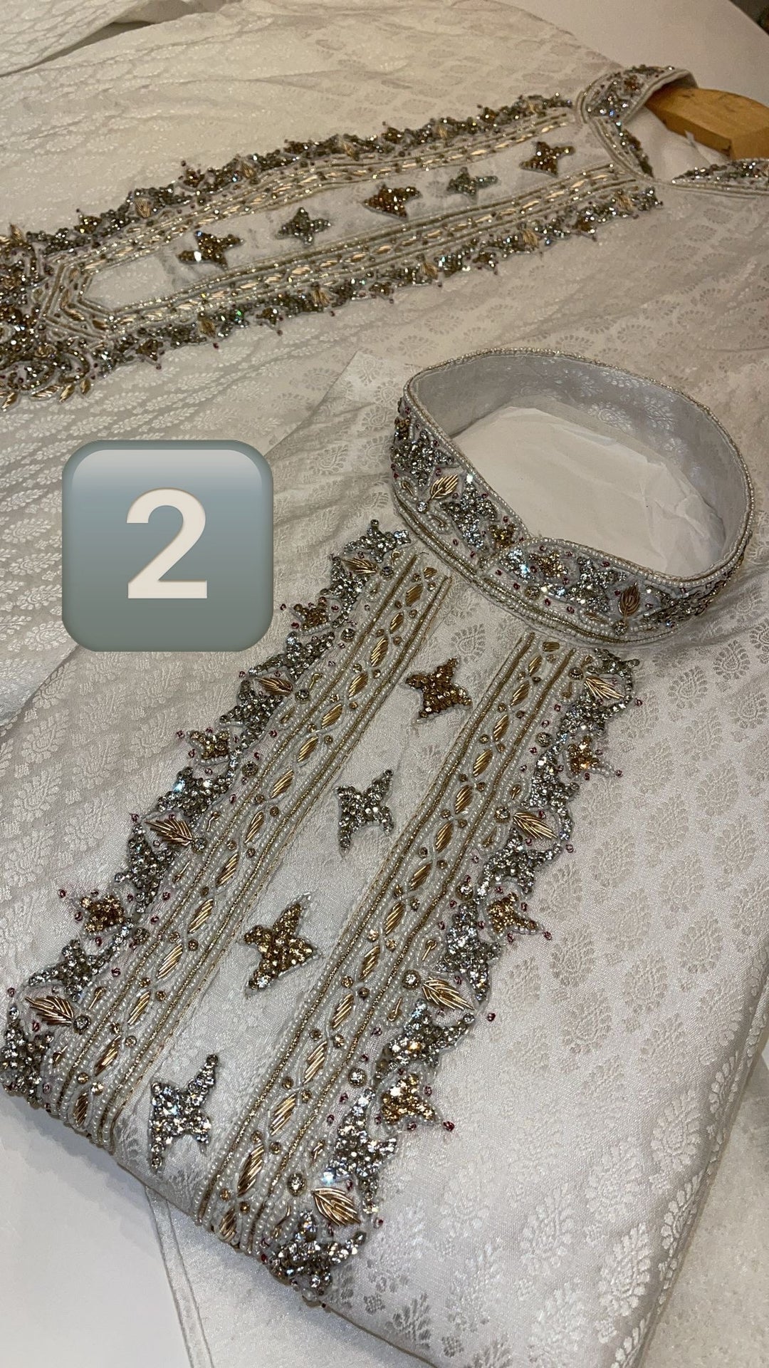 CM342 - MEN’S WHITE HAND EMBROIDERED SET