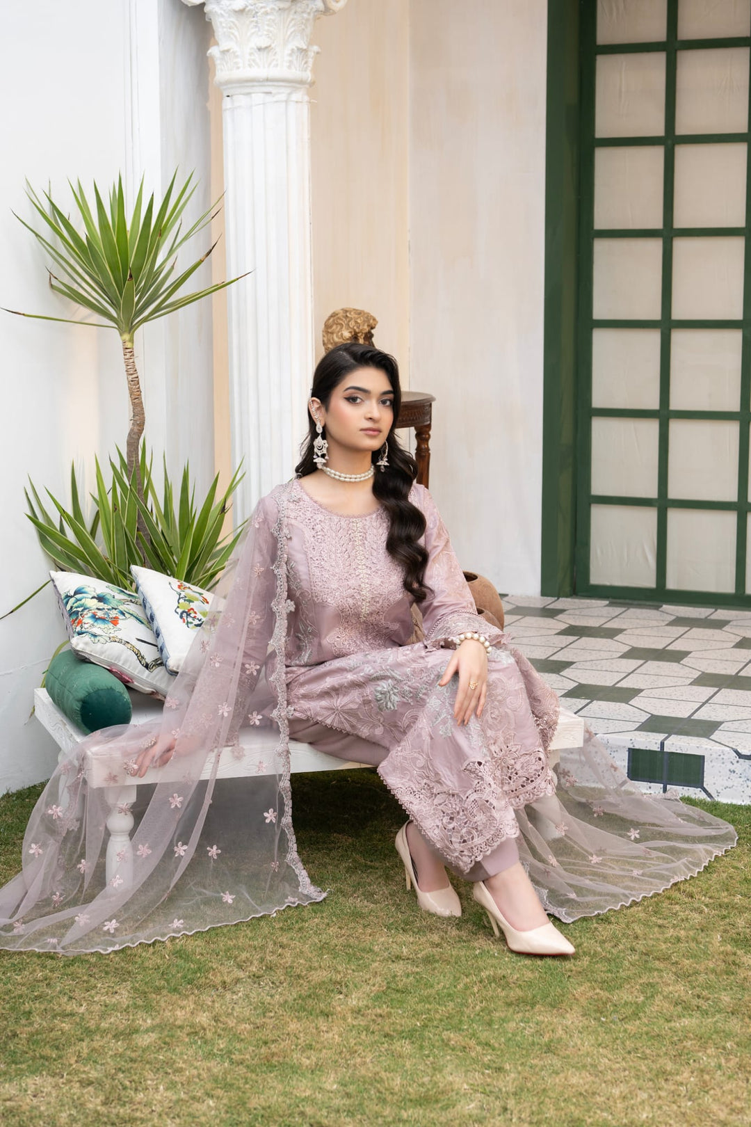 1149D - Mauve Embroidered Linen 3 Piece suit