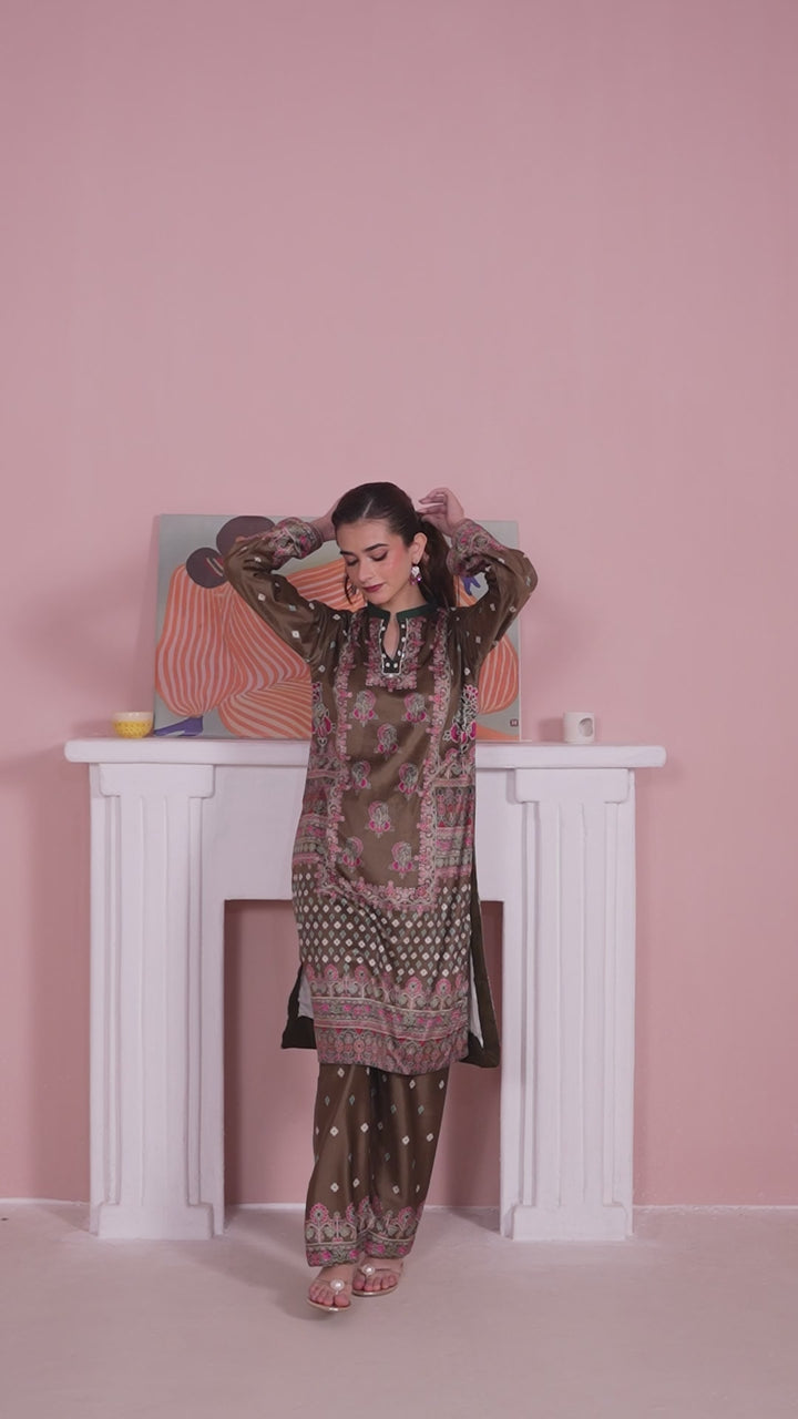 VS02 - Velvet 2-Piece co-ord Pakistani Suit