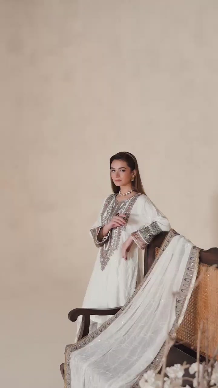 1121D - White Embroidered Pakistani Suit – Regal Festive Edit