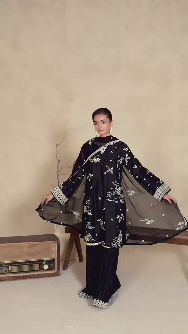 1122A - Black Embroidered Pakistani Suit – Regal Festive Edit